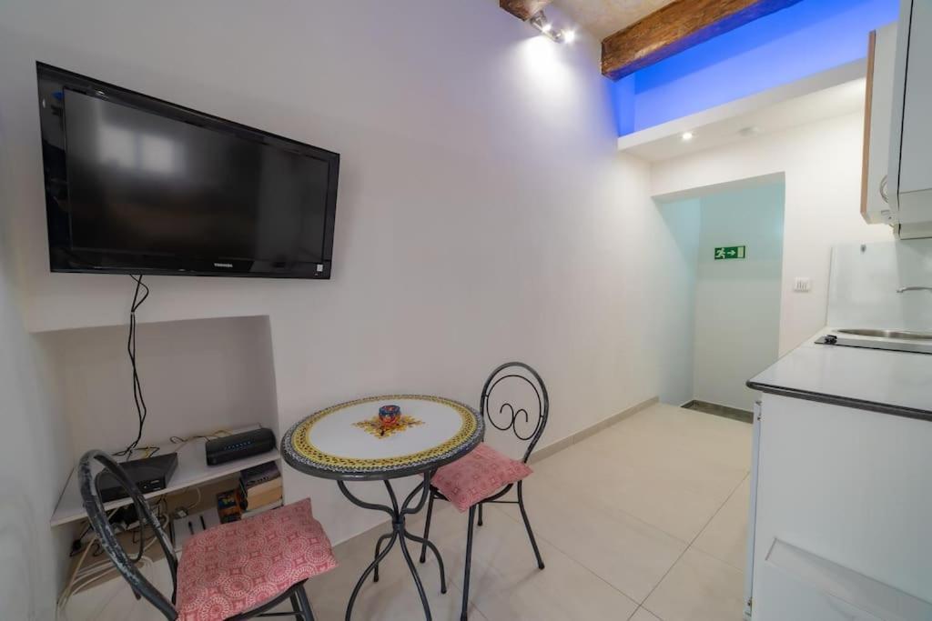 Apartamento Jbo- Joette'S Bliss Oasis La Valeta Exterior foto