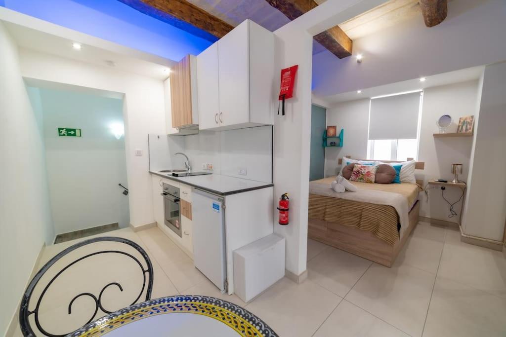 Apartamento Jbo- Joette'S Bliss Oasis La Valeta Exterior foto